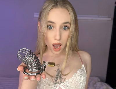Emilyqueen2 wife OnlyFans verified creator 2026